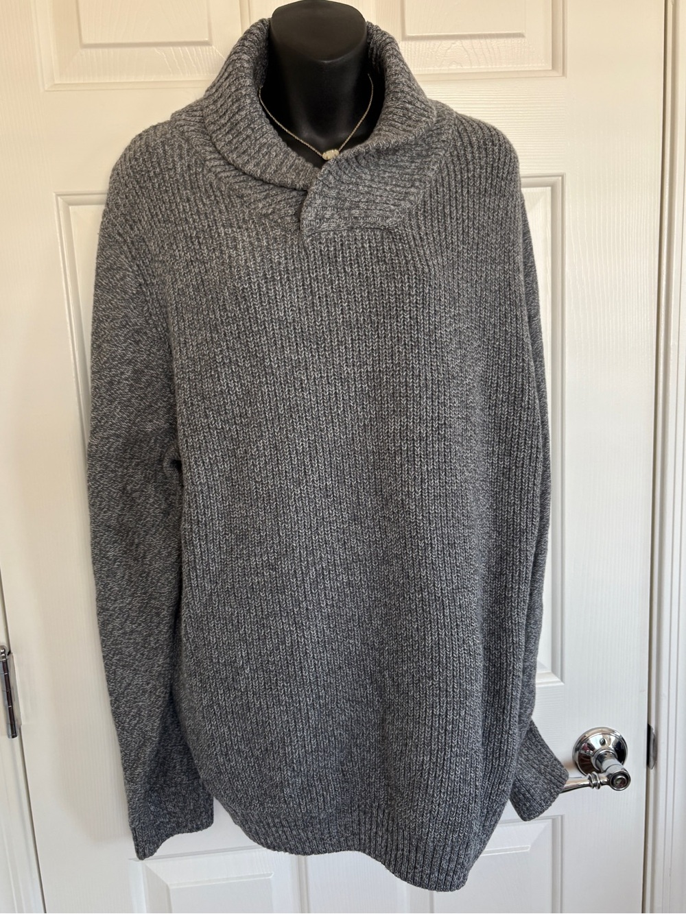 Urban Pipeline Men's Charcoal Gray Knit Sweater NWT